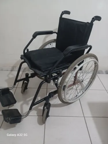 Cadeira de rodas dobravel .299,00