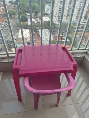 Mesa e cadeira infantil