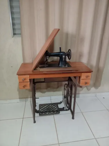 Vendo máquina antiga funciona