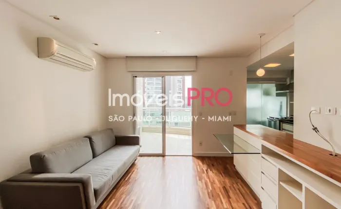 Moema, 70m² e 2 vagas - fora de rota e andar alto