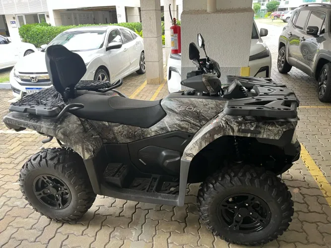 Quadriciclo cfmoto 520