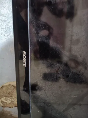 Tenho 2 tv de 42 polegadas uma Sony outra Buster tela boa 