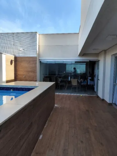 Duplex 264m² Ed. Normandie (Fiúsa) - 4 Suítes, 5 Vagas, Piscina e Sauna privativas