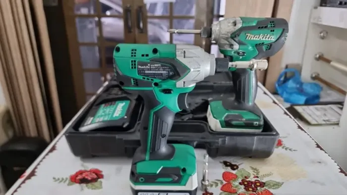 Parafusadeiras de impacto profissionais Makita Verde com carregador e maleta top de linha