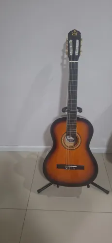 Violão com Tripé e Capa
