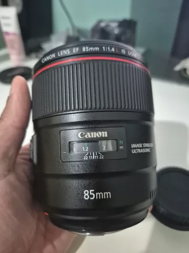 Canon ef 85 mm f 1.4 is usm 