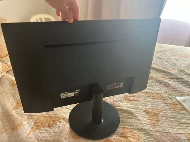 * Philips 242V8A/57 24? IPS 75Hz - Ideal para Trabalho e Jogos