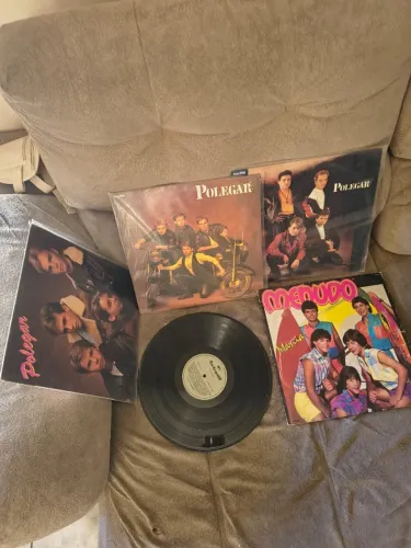 Coleção de Discos de Vinil Grupo Polegar e Menudo