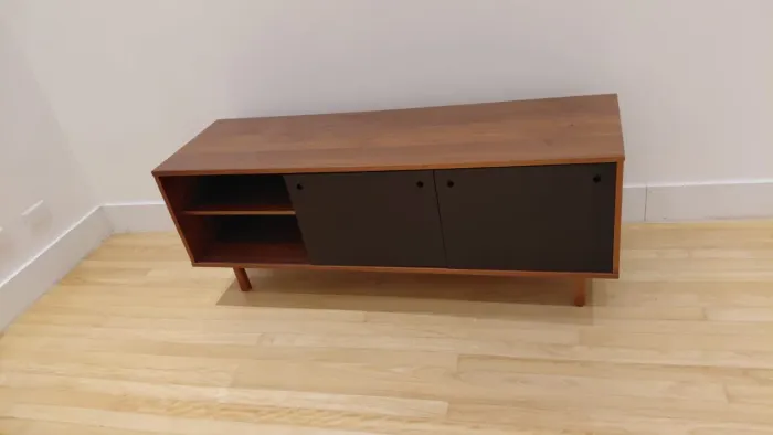 Rack para TV Estilo Retrô com Pés Palito - Excelente Estado