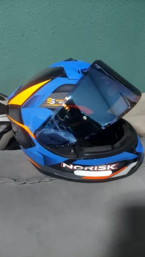 Capacete norisk, modelo strada 58