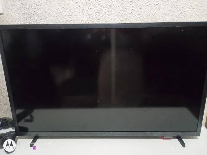 Vendo tv de 32 polegadas smart está semi nova por 450,00