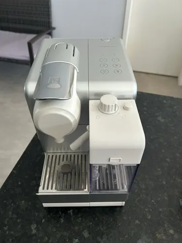Cafeteira Nespresso Latissima Touch