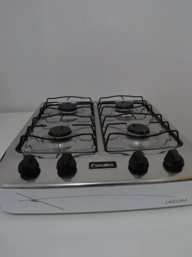 Vende-se fogão portátil esmaltec, semi-novo por 230 reais.
