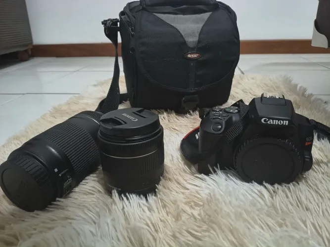 Canon EOS Rebel SL3 (250D) + Lente 18-55mm IS STM + Lente 55-250mm IS STM + Bolsa