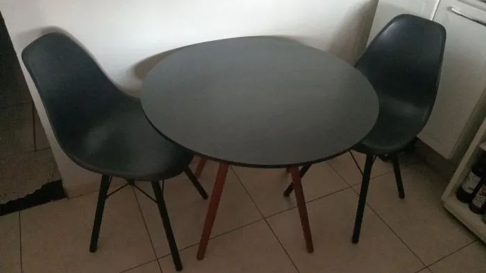 JOGO MESA COM CADEIRAS