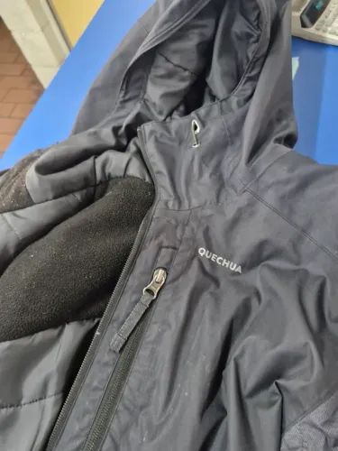 Jaqueta QUECHUA impermeável