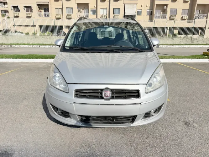 Fiat Idea Attractive 1.4 Fire Flex 8V 5P 2012