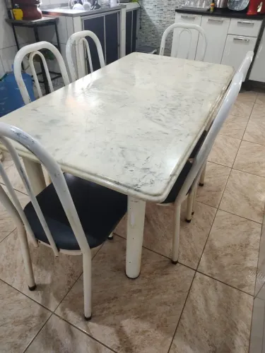 Mesa de Jantar 6 Lugares em Mármore - Resistente