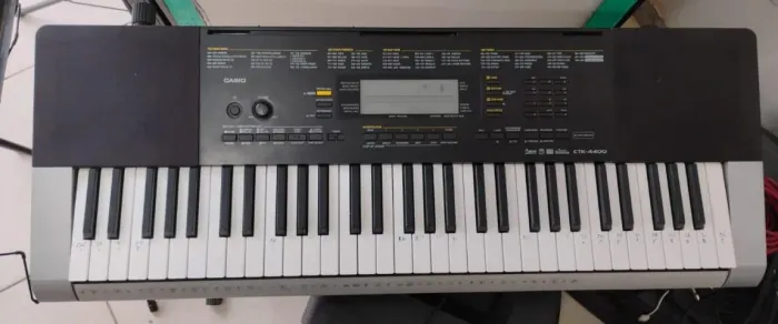 teclado casio 5 oitavas semi novo