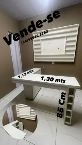 Mesa e Expositor de manicure completo !