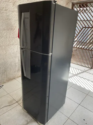 Geladeira funcionando envelopada ok