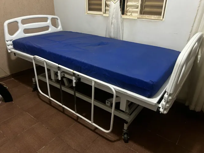 Cama Hospitalar + Colchão
