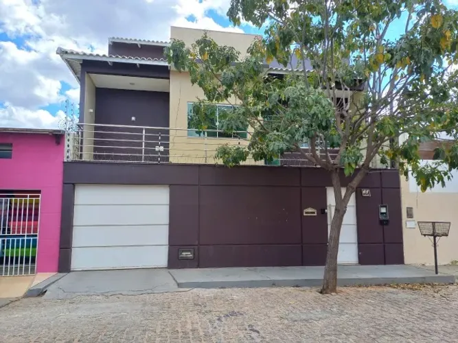 Casa à Venda em Bom Jesus da Lapa