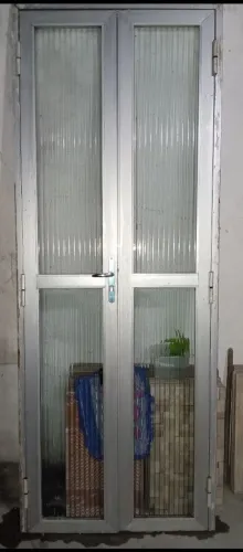 Porta de Alumínio Duas Folhas com Vidro Canelado (Usada) 0.80 x 2.15
