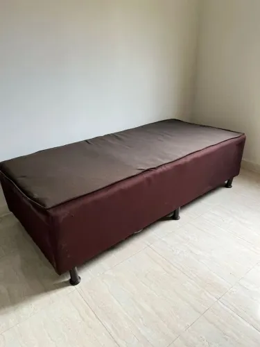 Cama box solteiro usada