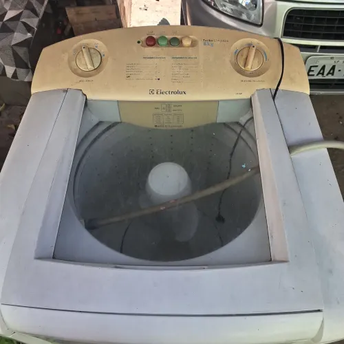 Maquina de lavar 8kg vazando óleo
