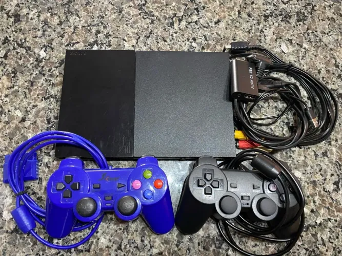 ? PS2 Desbloqueado + 12 Jogos em CD, 2 Controles e Adaptador HDMI para TV Smart! ?