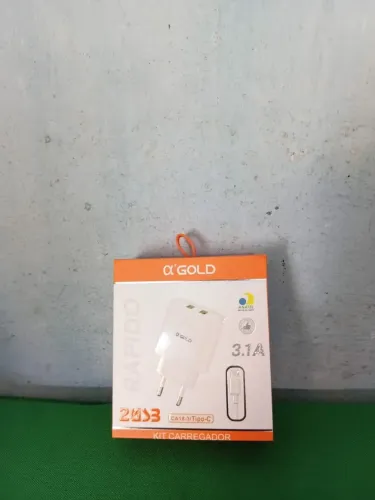 Carregador tipo C com duas entrada USB