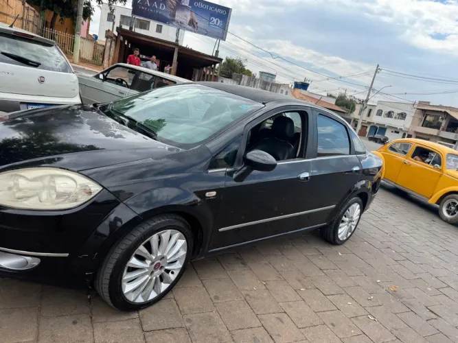 Fiat Linea Absolute 1.9/1.8 Flex Dualogic 4P 2010