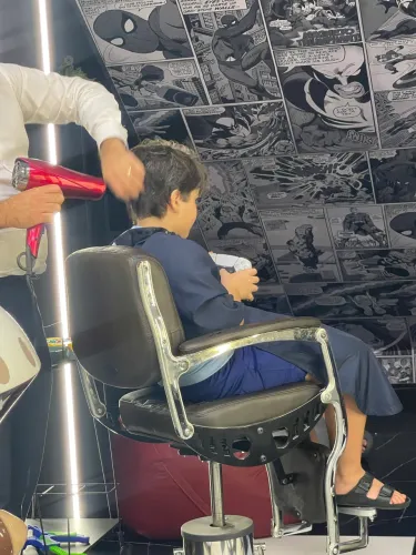  Vaga para auxiliar de salão de beleza 