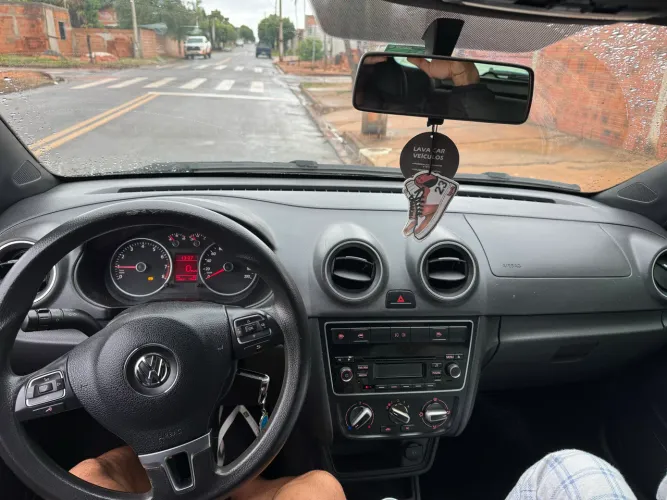 Volkswagen Gol Geração VI Track 1.0 8V MI Total Flex Mec. 4P 2014