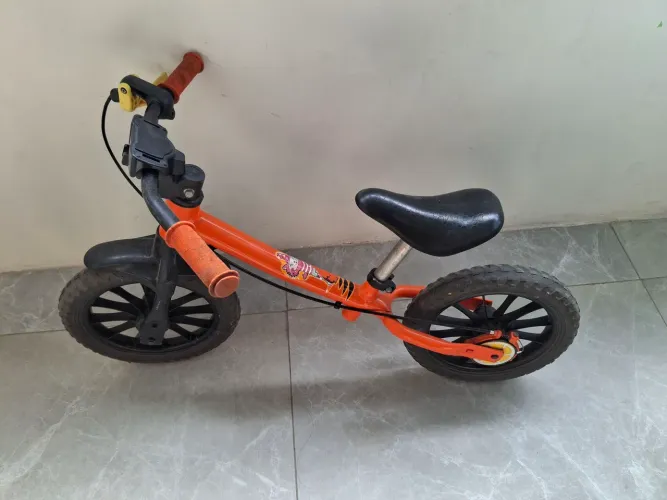 Bicicleta infantil de equilibrio