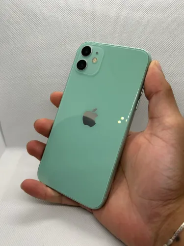 iPhone 11 (64GB)