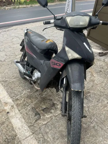 Vendo traxx 50 tinha toda file motor caixa zero com nota fiscal duto e recibo só vencida 