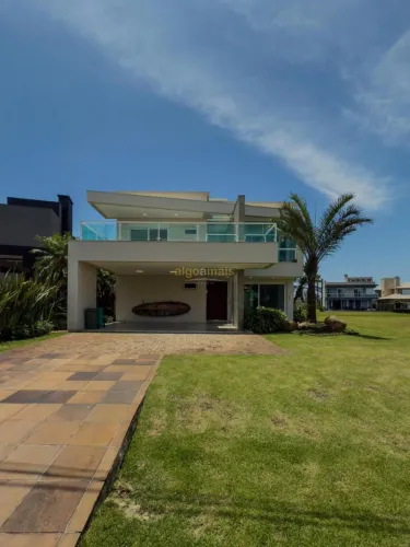 Casa em Condomínio Mobiliada em Condomínio Enseada Lagos Xangri-Lá - Venda REF: CA2401