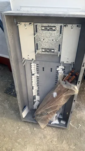 Quadro de Distribuição Elux 60 Disjuntores Metálico com Barramentos de Cobre