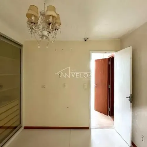 Casa de rua : Duplex / Residencial / Jardim Botânico