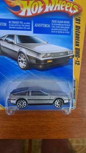 Miniatura Hotwheels '81 DeLorean 1/64 (Lacrada)