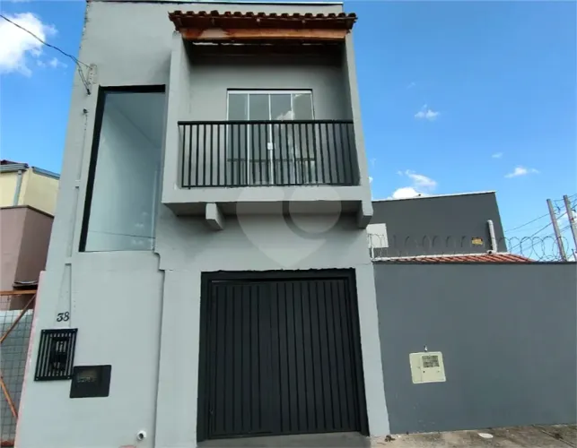 Casa de Vila para alugar com 2 quartos em Jardim Santa Marta, Sorocaba - SP