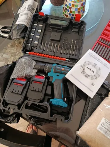 Parafusadeira furadeira 2 baterias lítio + maleta acessórios