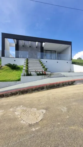 IRIRI CASA EM CONDOMINIO 5 MINUTOS DAS PRAIS AREIA PRETA , NAMORADOS E COSTA AZUL