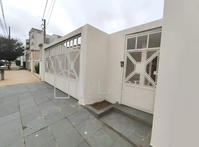 Casa para Aluguel (Residencial/Comercial) 3 Quartos c/ Suíte, 2 Salas e Churrasqueira Mar