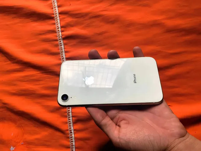 Estou vendendo meu iPhone xr 64Gb branco