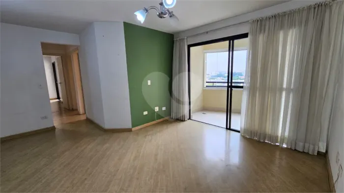 Apartamento à venda com 3 quartos, sendo 1 suíte, no condomínio Phoenix, São Paulo - SP