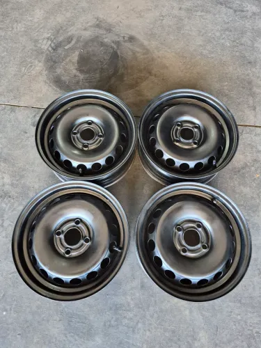 Rodas de ferro 14 furação 4×100 original do onix, servindo também em vários carros da Gm