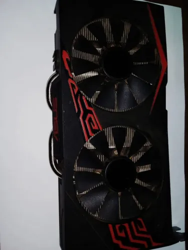 Placa de Vídeo - ASUS - RX 570 4GB. Funcionando.